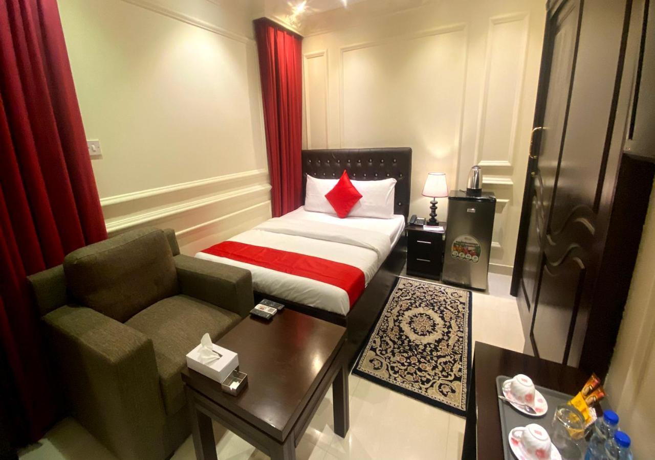 Majestic Hotel Ad Dawhah Esterno foto