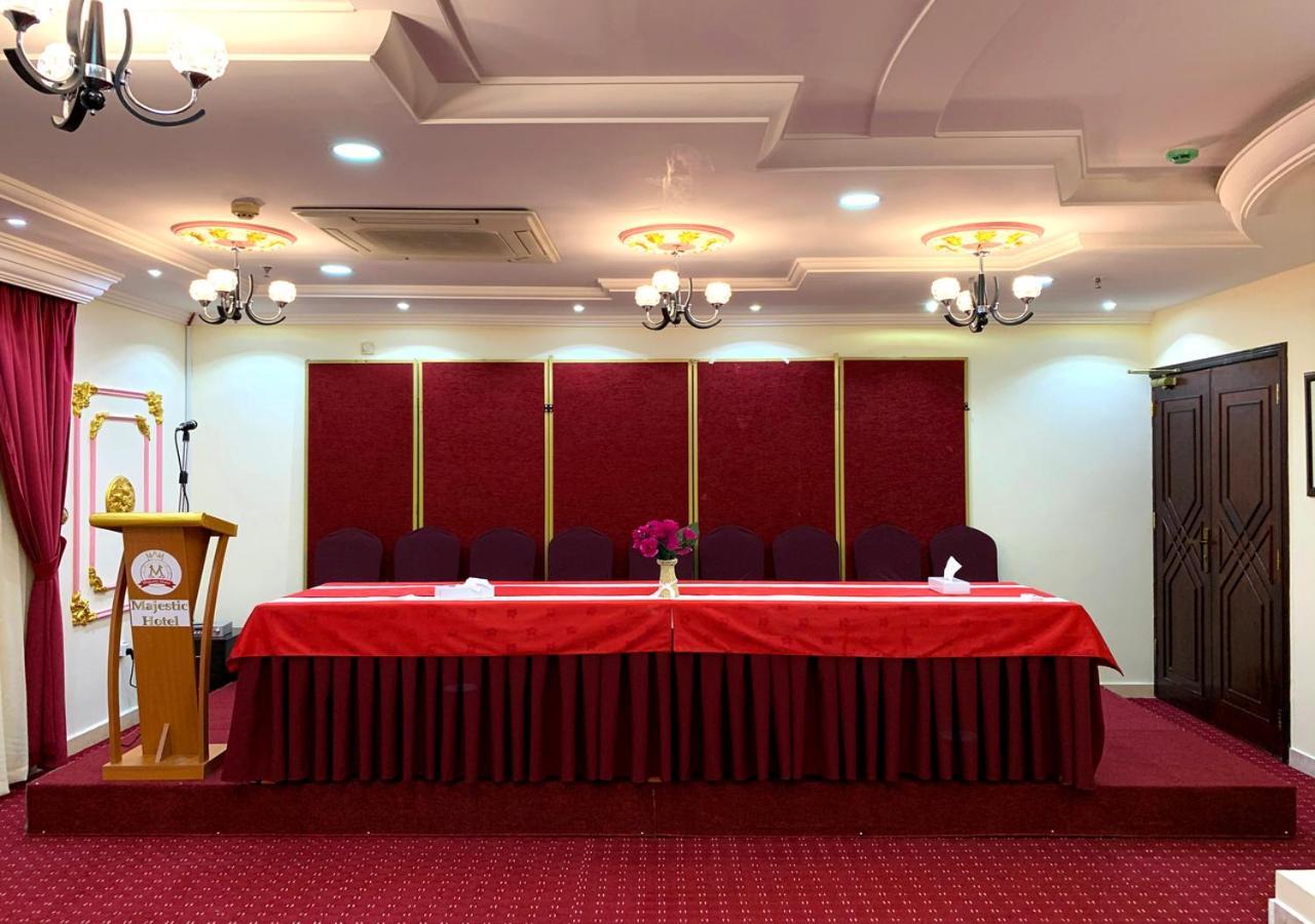Majestic Hotel Ad Dawhah Esterno foto