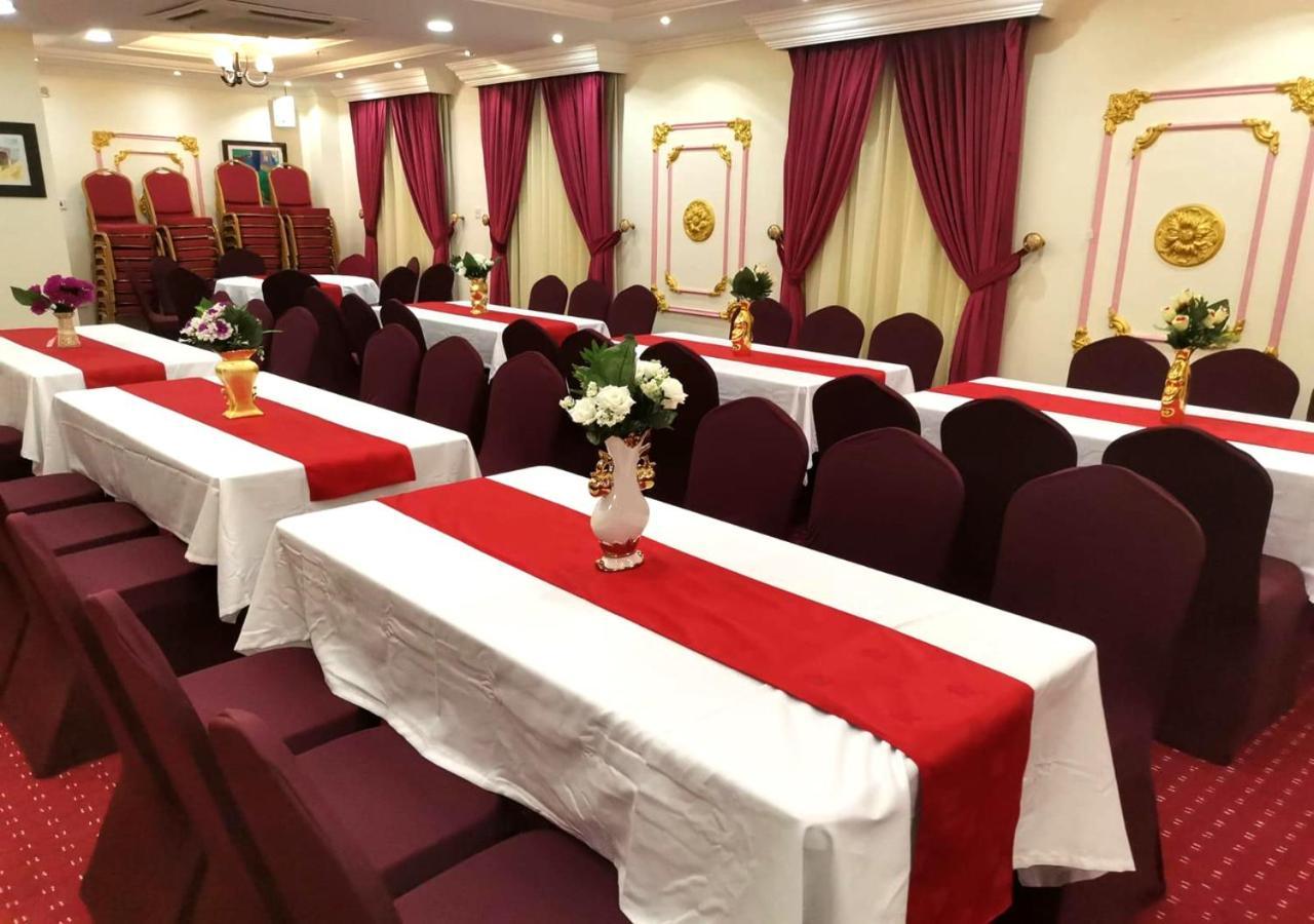 Majestic Hotel Ad Dawhah Esterno foto